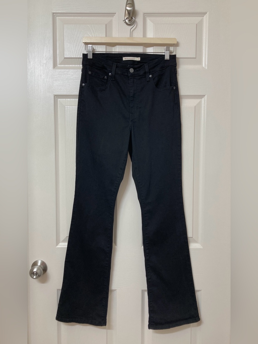 Levi’s 725 Black High Rise Bootcut Women’s Jeans Size 30 Minimalist Retro Casual